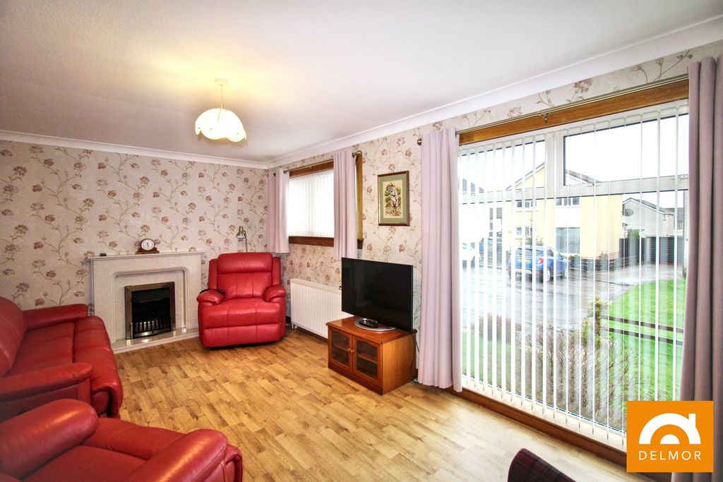 Property photo 3 of 26