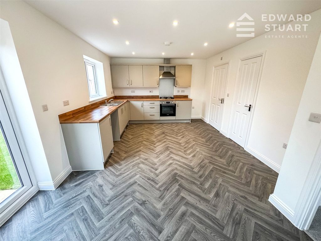 Property photo 3 of 10 Picture No. 13