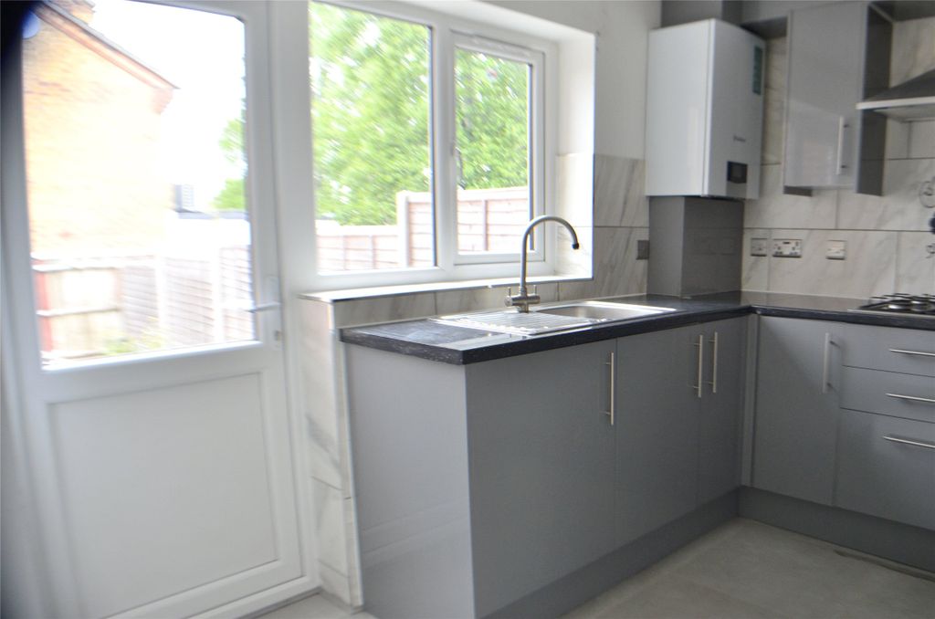 Property photo 2 of 13 Picture No. 05
