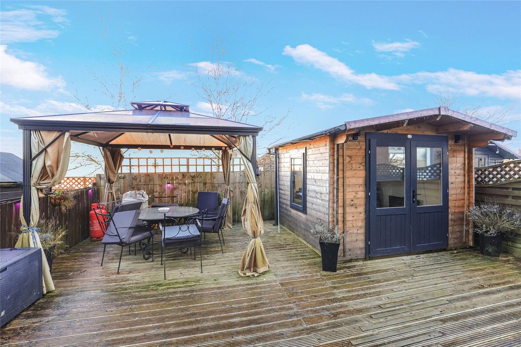 Property photo 2 of 21 Picture No. 10