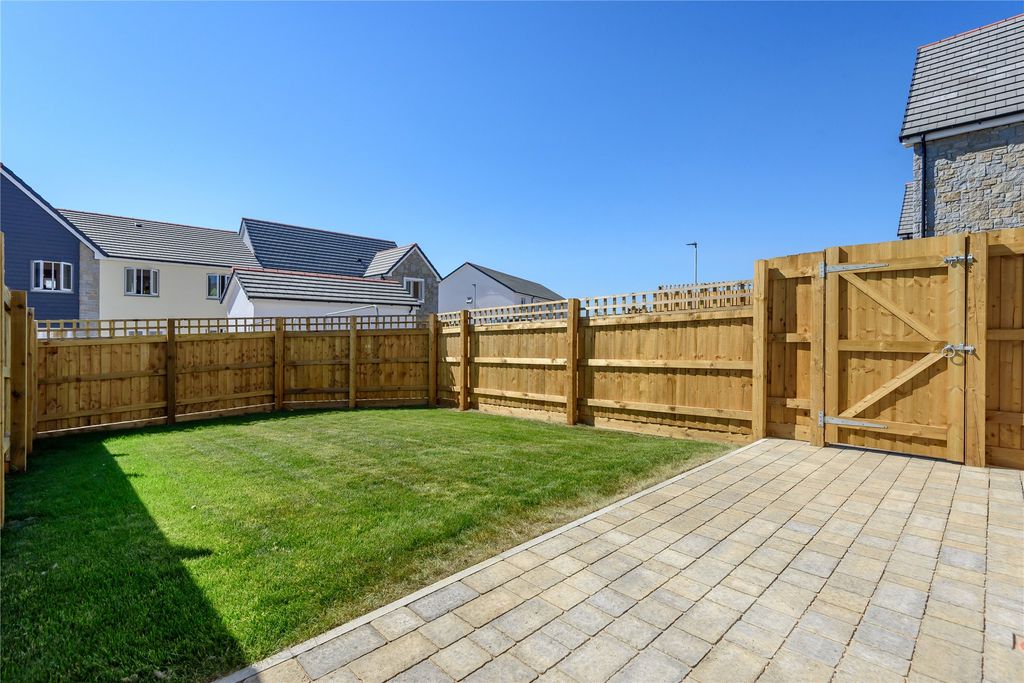 Property photo 3 of 10 Picture No. 02