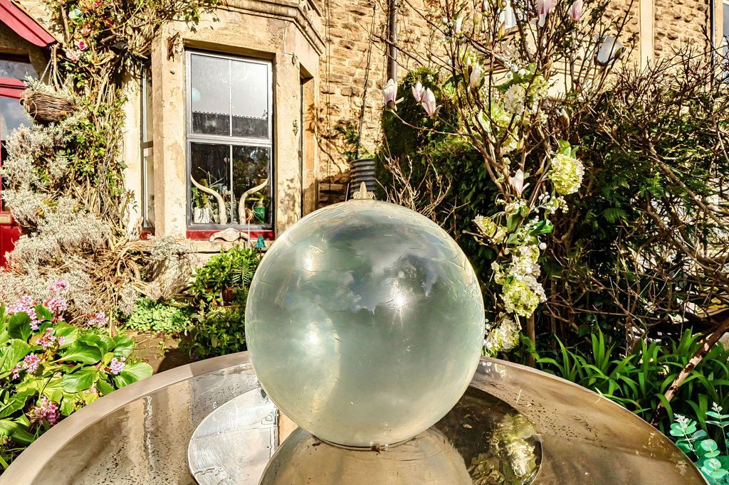 Property photo 1 of 24