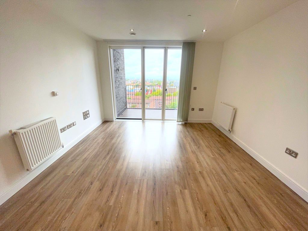 Property photo 3 of 6 Photo 4