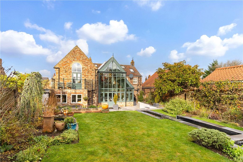 Property photo 1 of 29 Picture No. 06