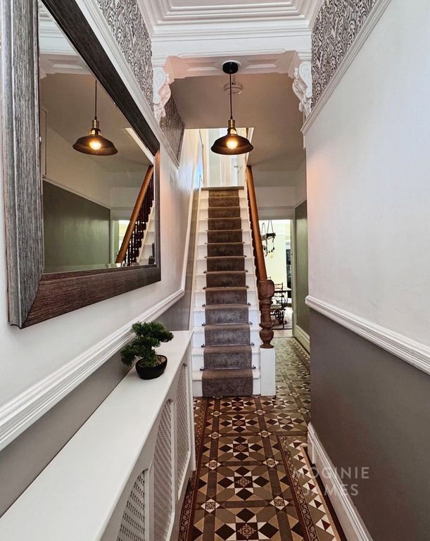 Property photo 2 of 16 Pbox-Img.Jpg