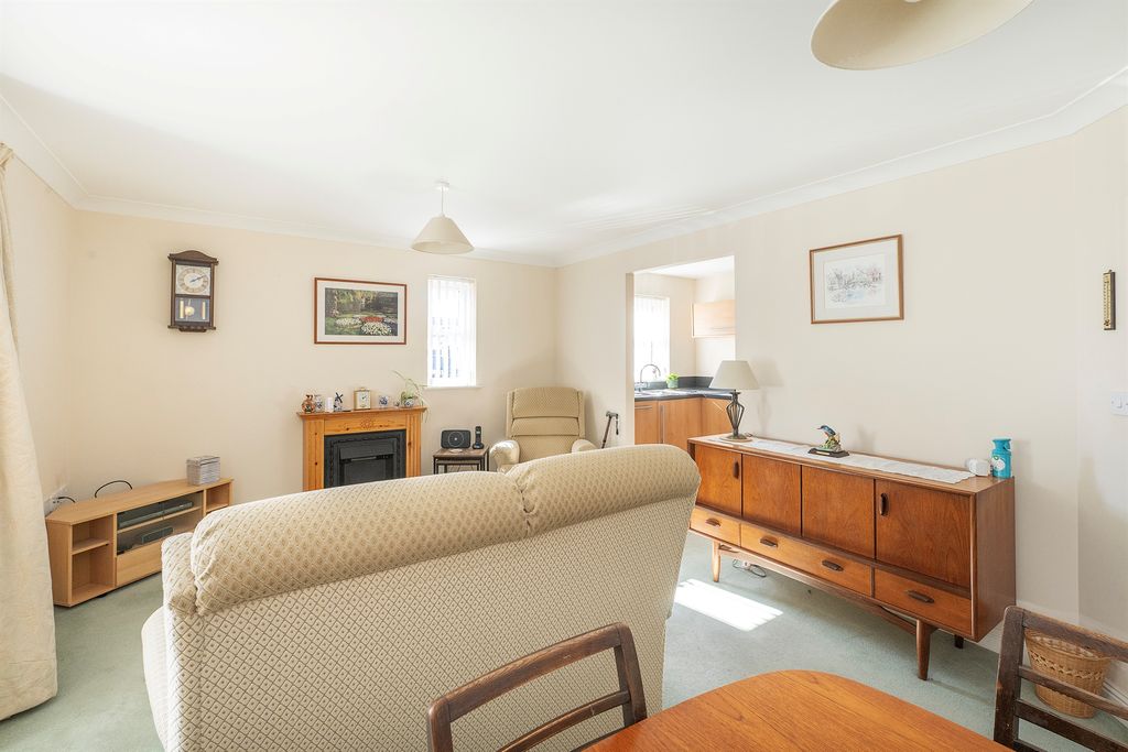 Property photo 3 of 14