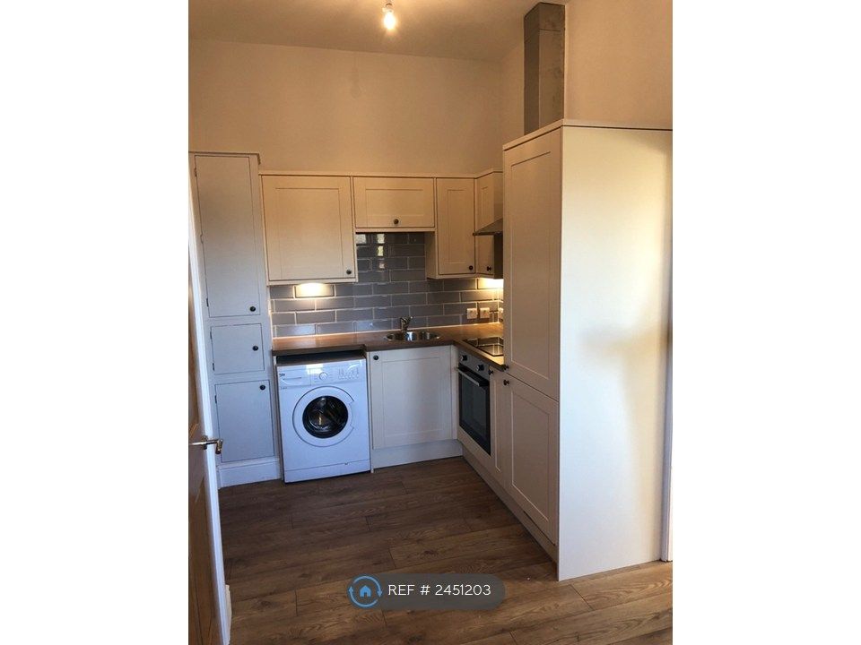 Property photo 2 of 5 Kitchen