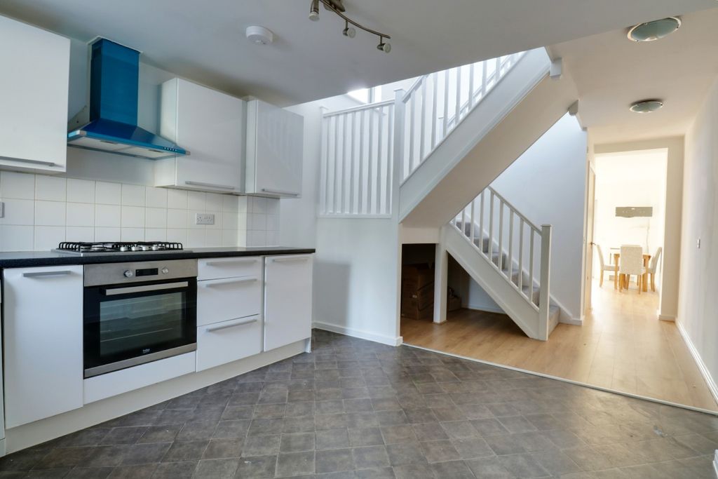 Property photo 2 of 15 4349593