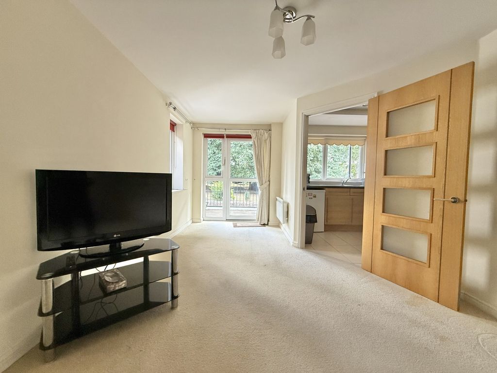 Property photo 3 of 17 Photo 7