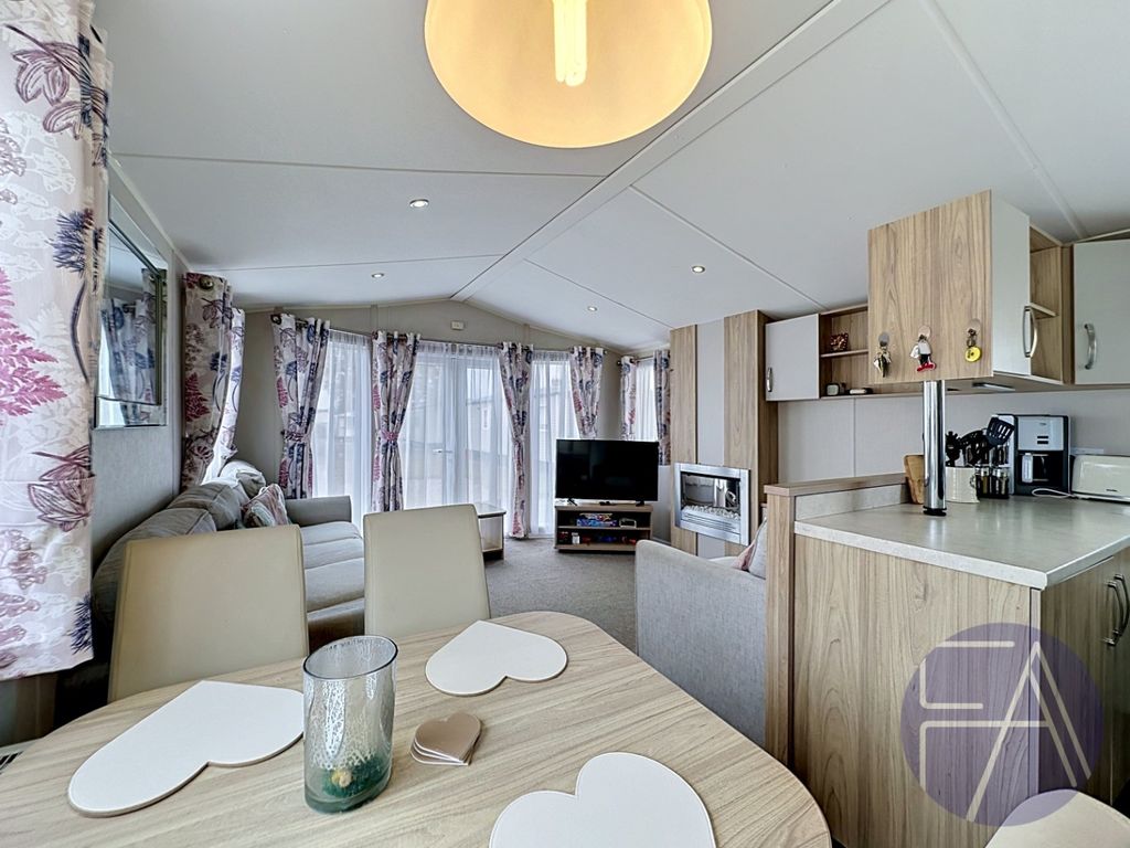 Property photo 3 of 18 5160502
