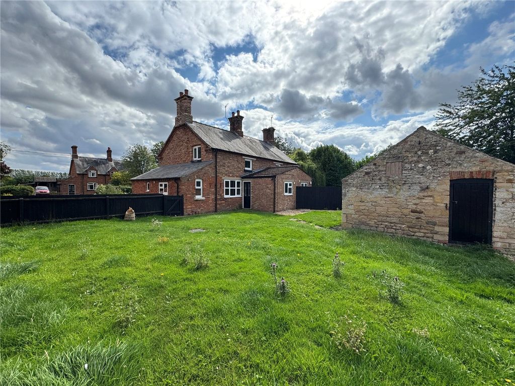 Property photo 2 of 11 Picture No. 23