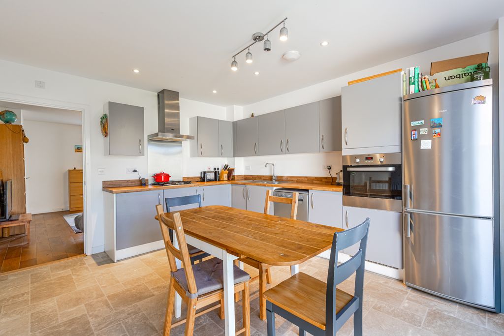 Property photo 3 of 12 A09 - 7 Strawberry Lane, Exeter - 251119