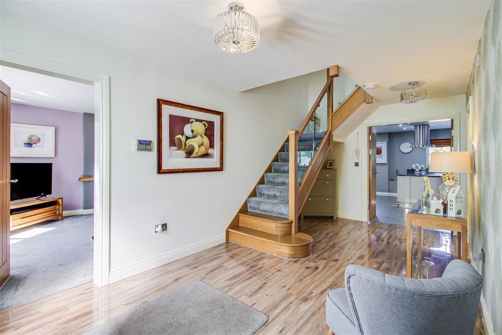 Property photo 3 of 31