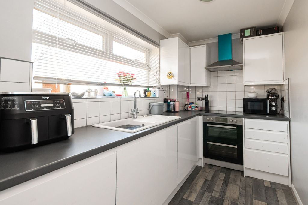 Property photo 2 of 19 4001433