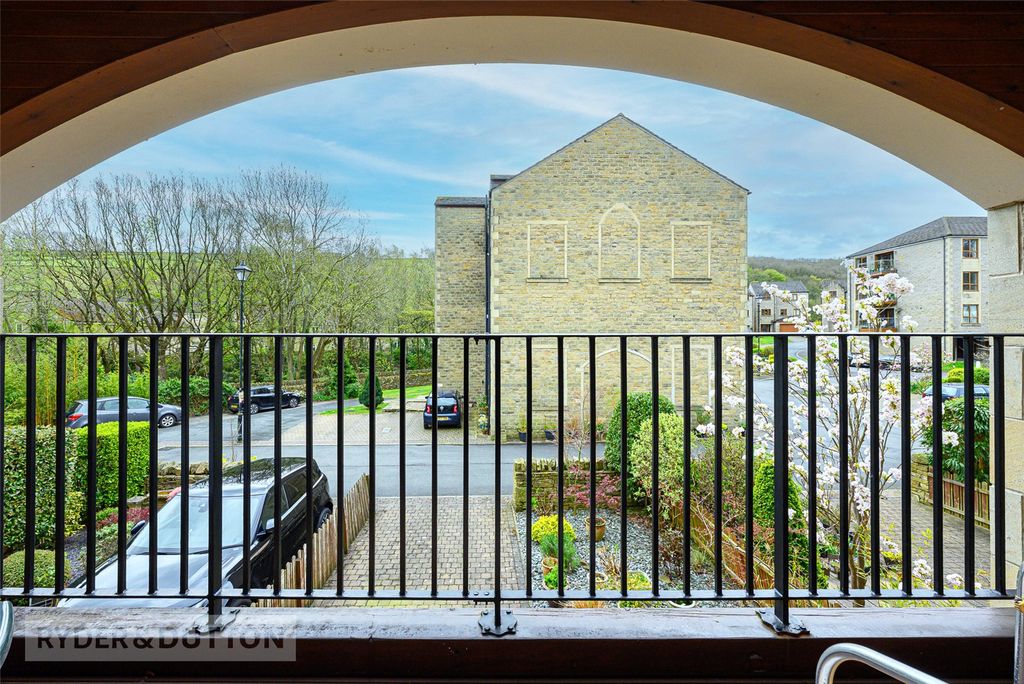 Property photo 3 of 26 Balcony