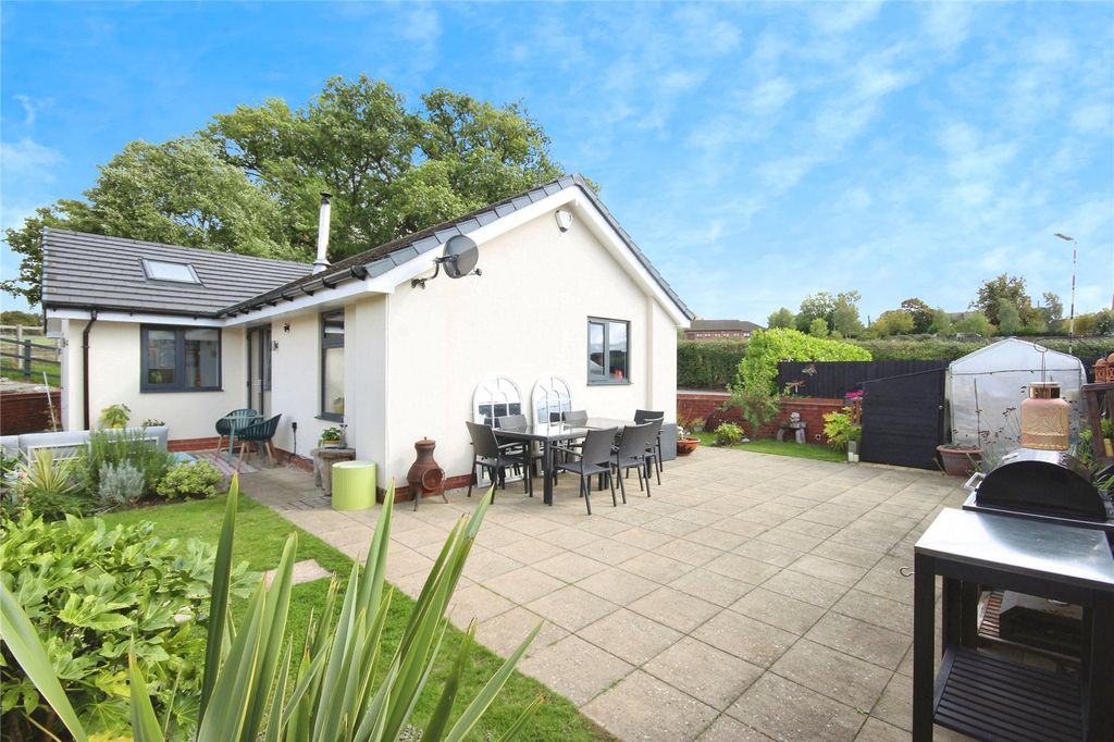 Property photo 2 of 20 Rear/Side Garden