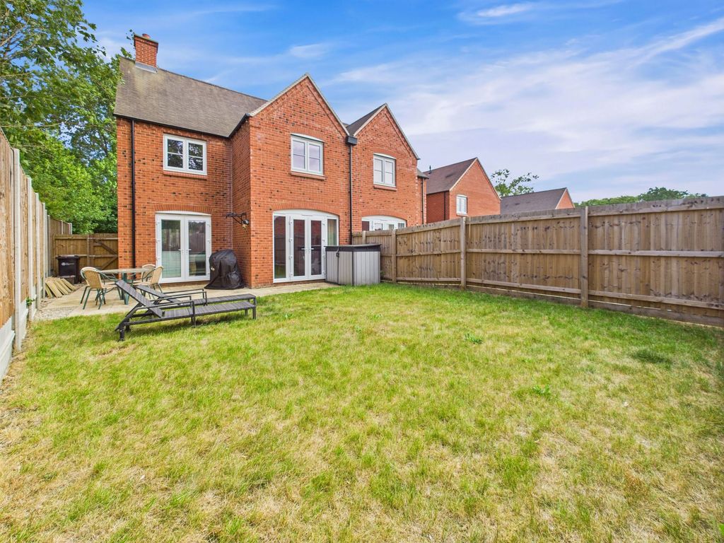 Property photo 2 of 27