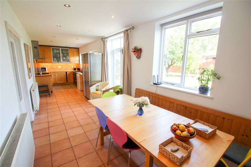 Property photo 2 of 24 Kitchen Diner.