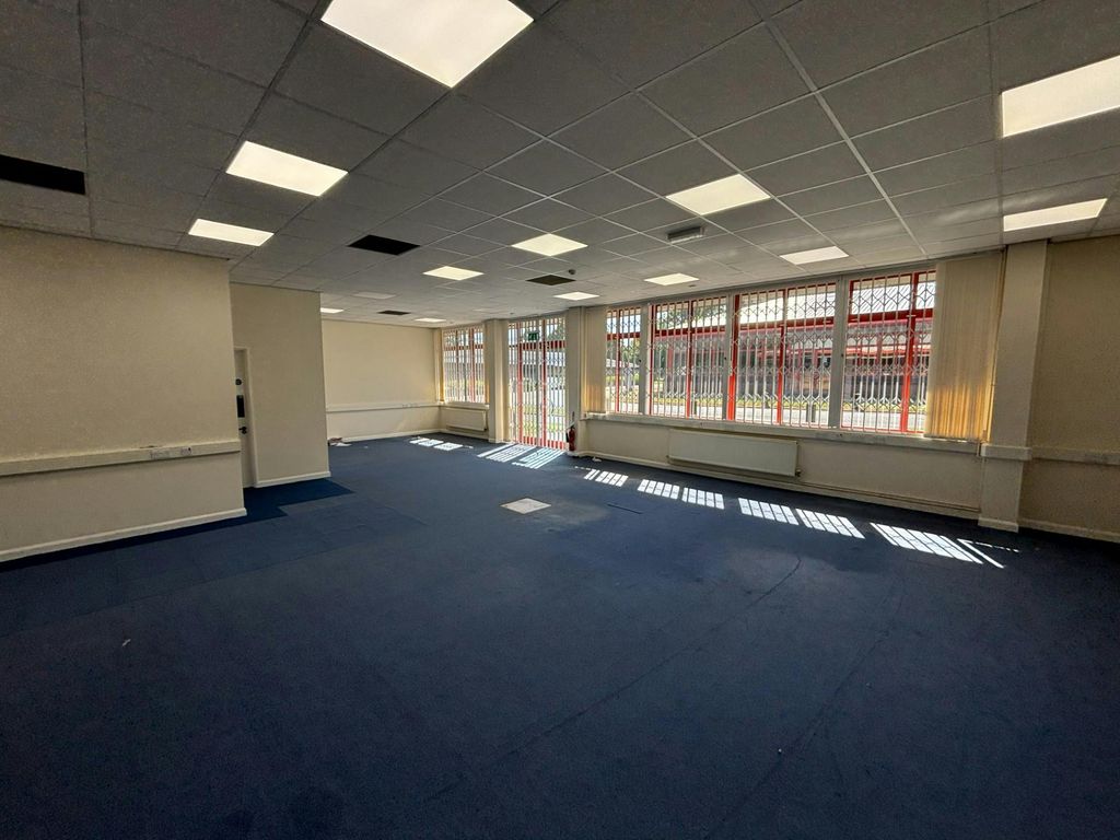 Property photo 3 of 8 Thumbnail_Img_7365.Jpg