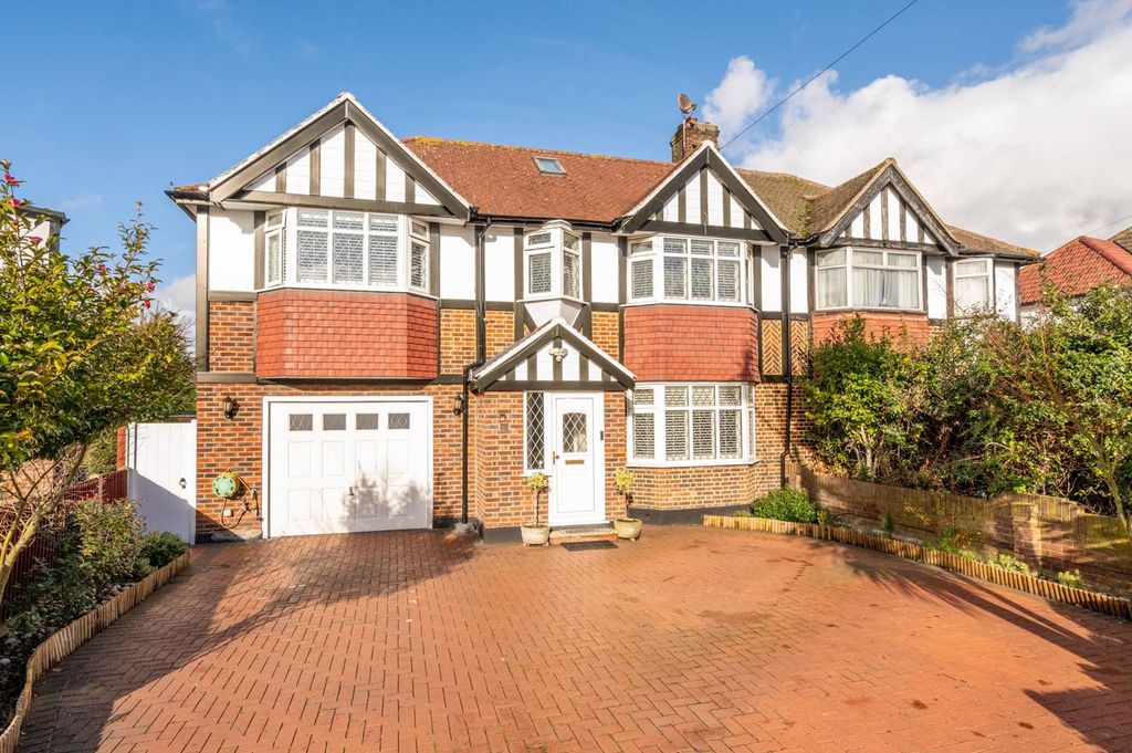 Property photo 1 of 15