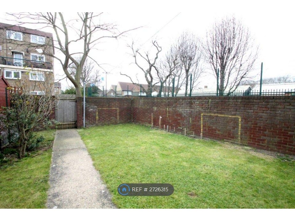 Property photo 2 of 3 Garden