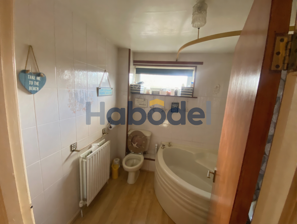 Property photo 3 of 4