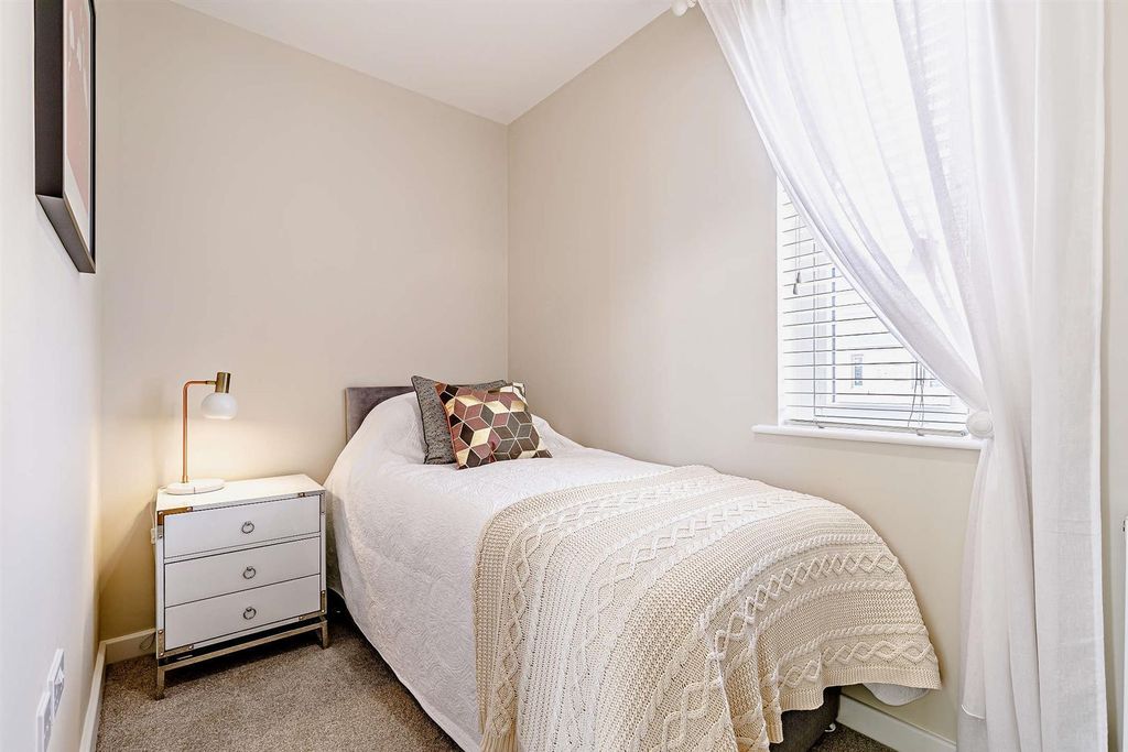 Additional image 11 of 4 bed town house to rentPark Crescent, Matlock Spa, Matlock DE4