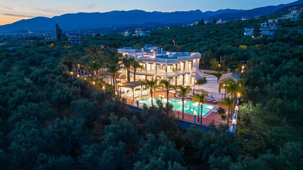 Property photo 2 of 22