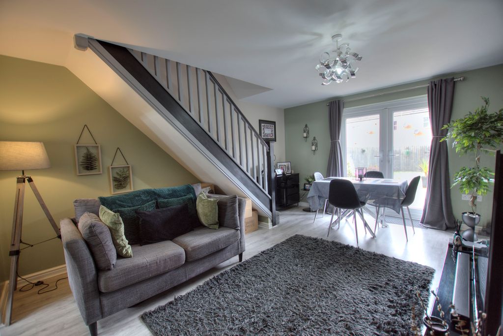 Property photo 2 of 16 2. Living Room