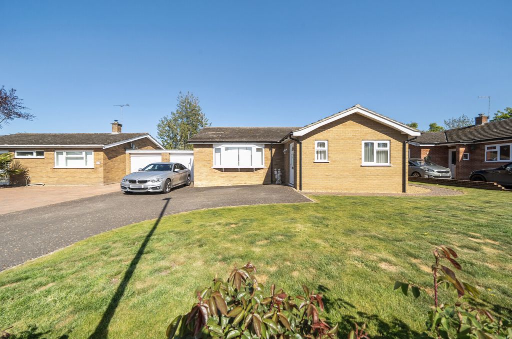 Property photo 2 of 18 1451834-20-69F0Da...
