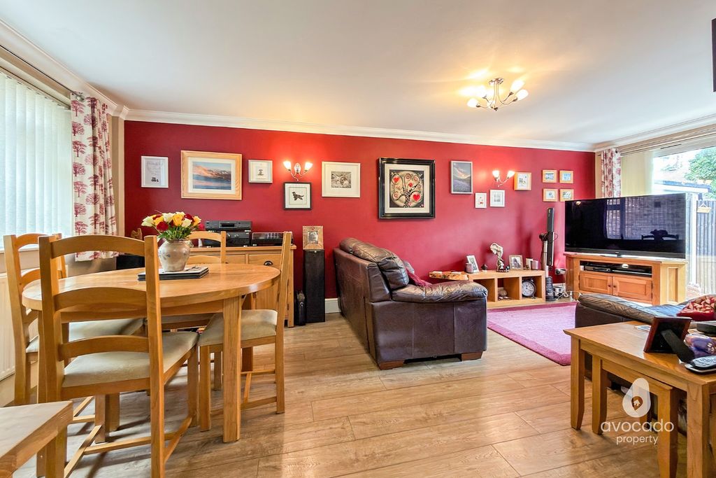 Property photo 3 of 16 3550623