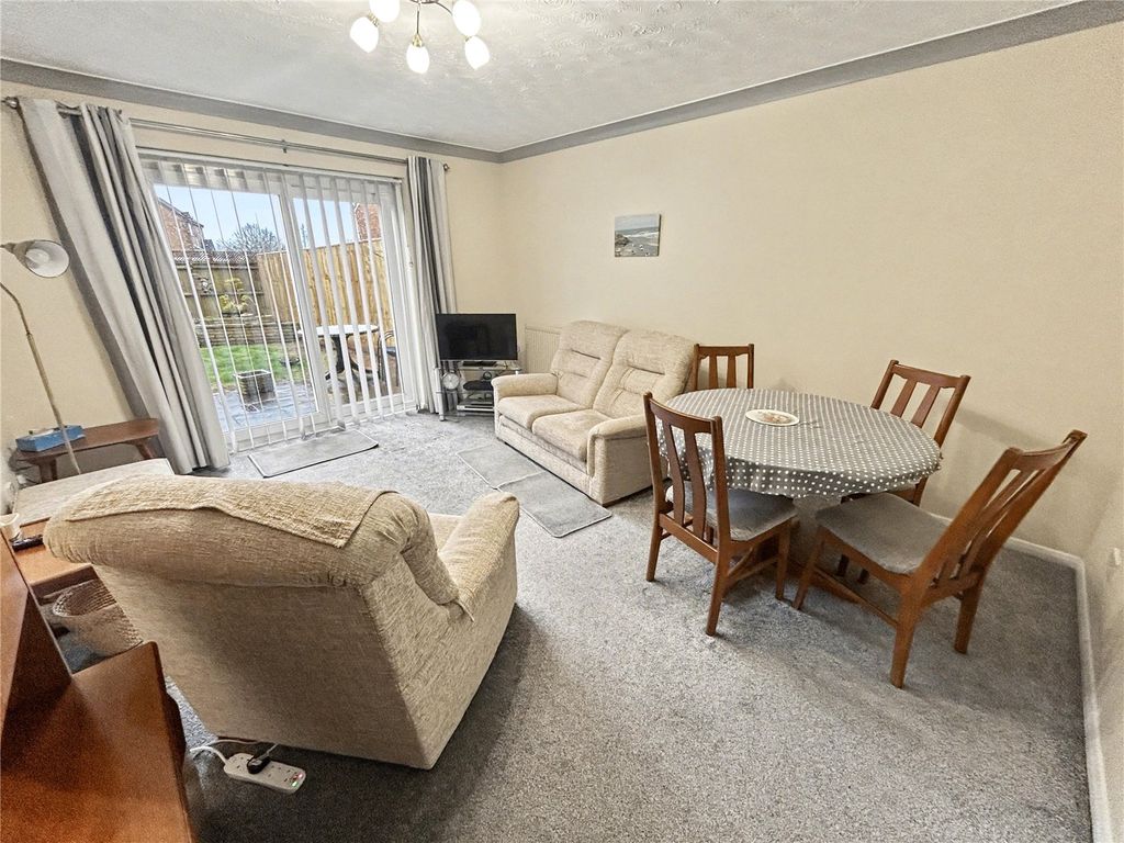 Property photo 2 of 10 Sitting/Dining Room