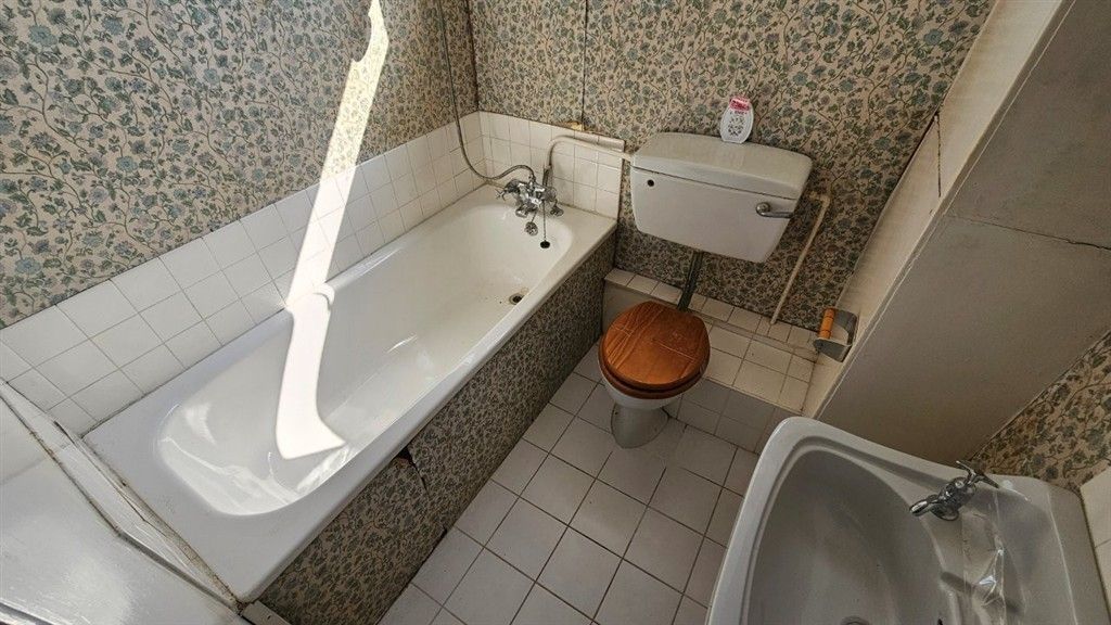 Property photo 3 of 4
