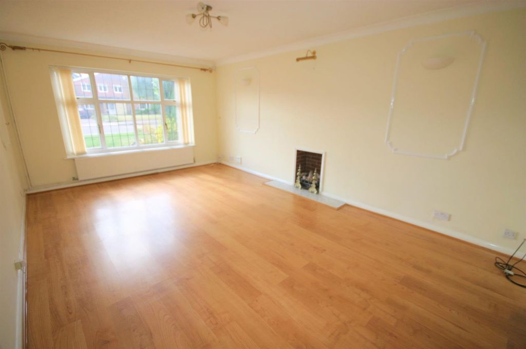 Property photo 2 of 43 Living Room