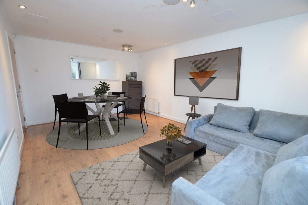 Property photo 3 of 10 Lounge/ Dining Room