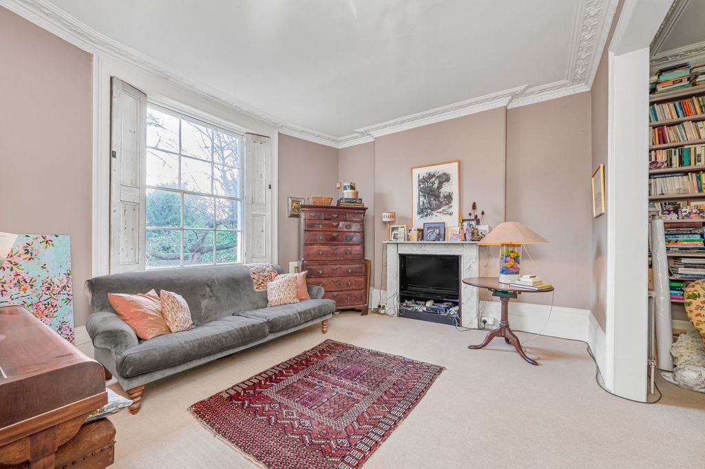 Property photo 2 of 18 Picture No. 24