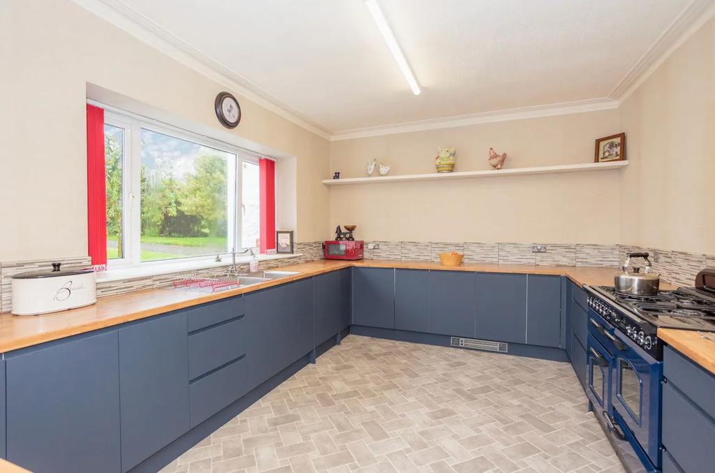 Additional image 4 of 5 bed farmhouse for saleThornhill, Thornhill DG3