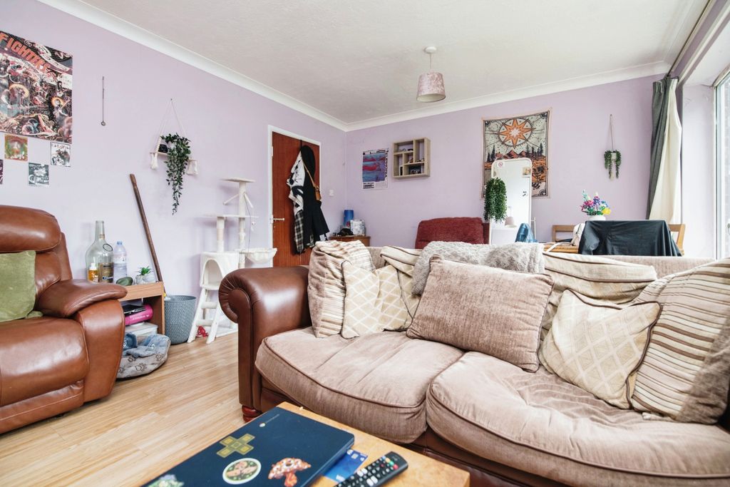 Property photo 2 of 15