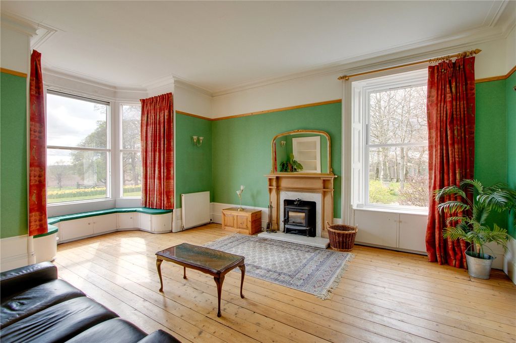 Property photo 2 of 26 Sitting Room