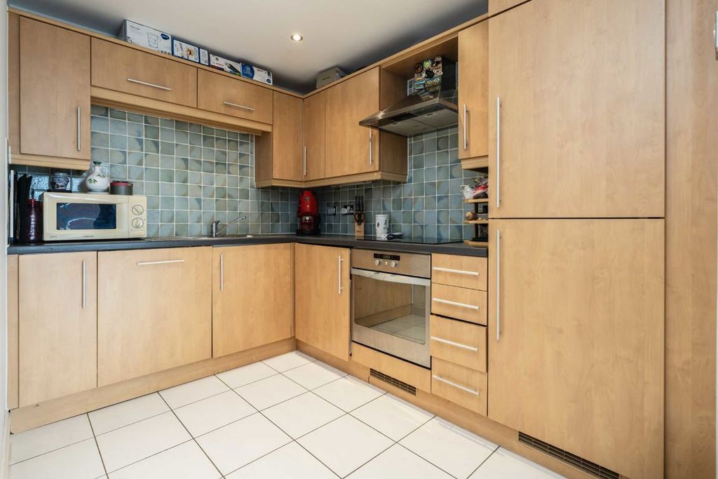 Property photo 3 of 5