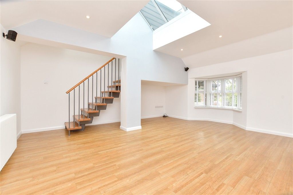 Property photo 3 of 18 Annexe Lounge