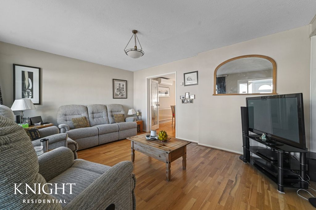 Property photo 2 of 22