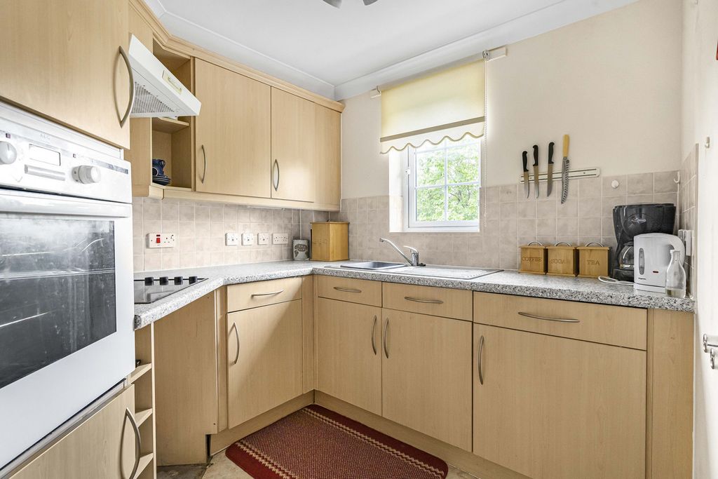 Property photo 3 of 12