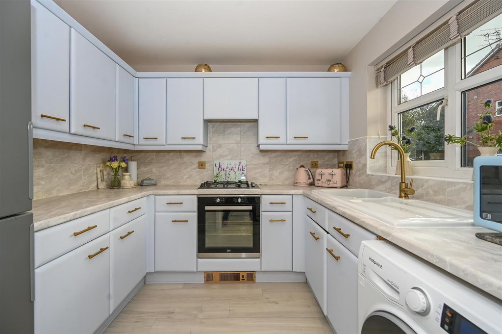 Property photo 3 of 34 The Spires - Kitchen