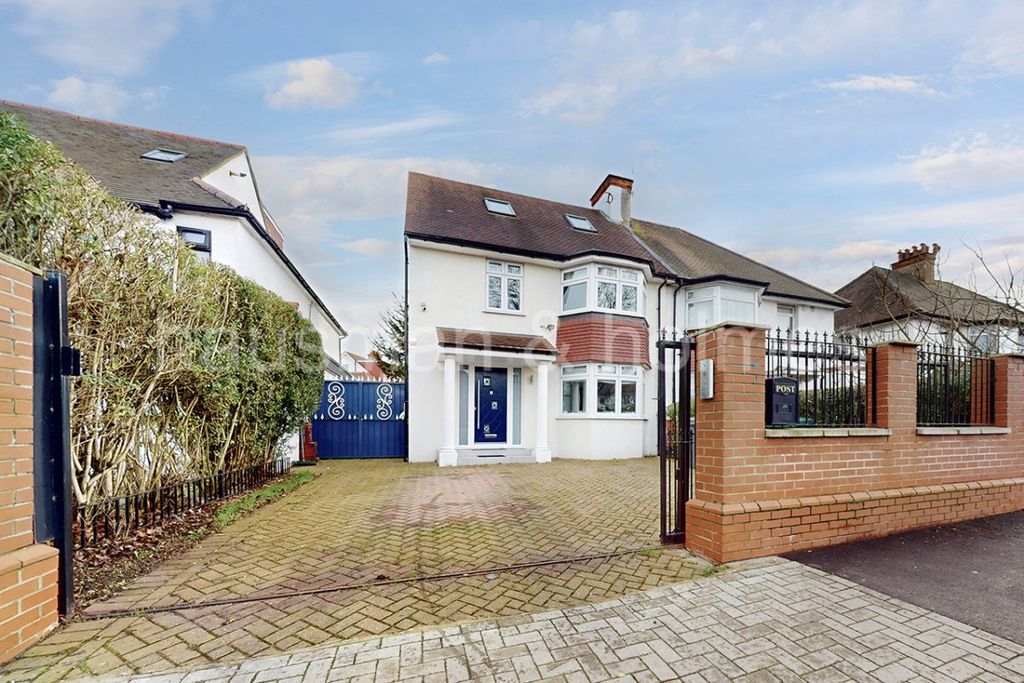 Property photo 1 of 27