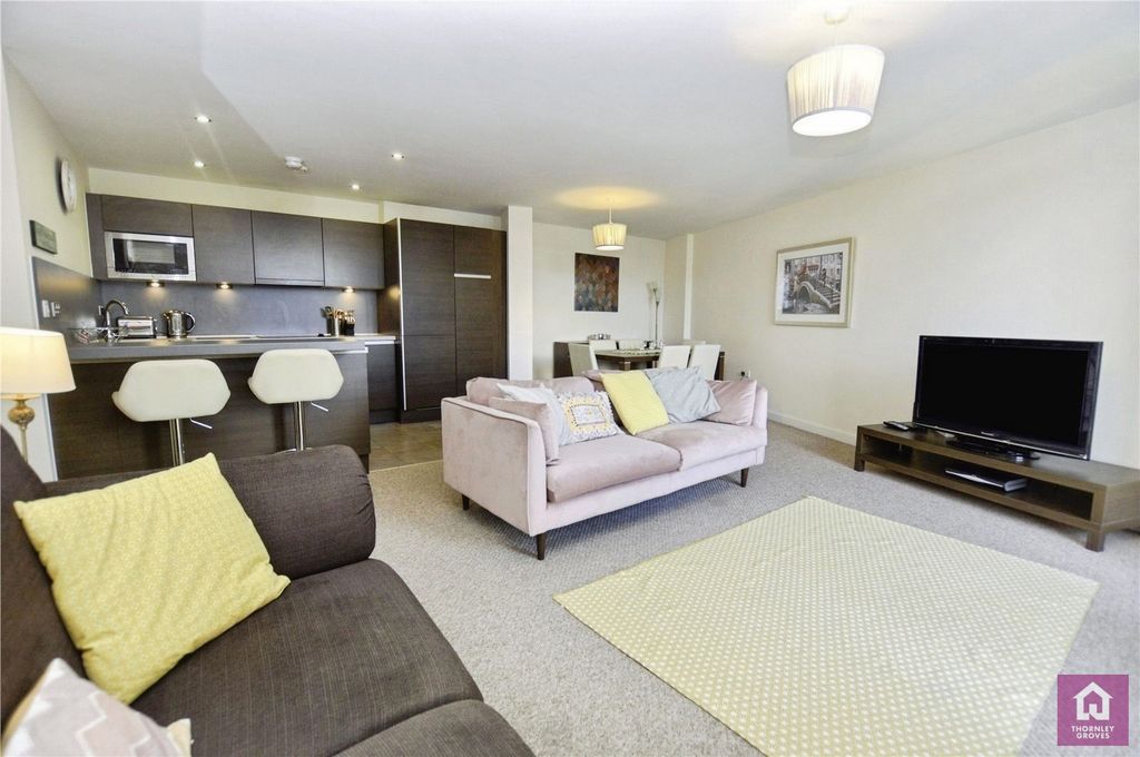 Property photo 3 of 22 Pbox-Img.Jpg