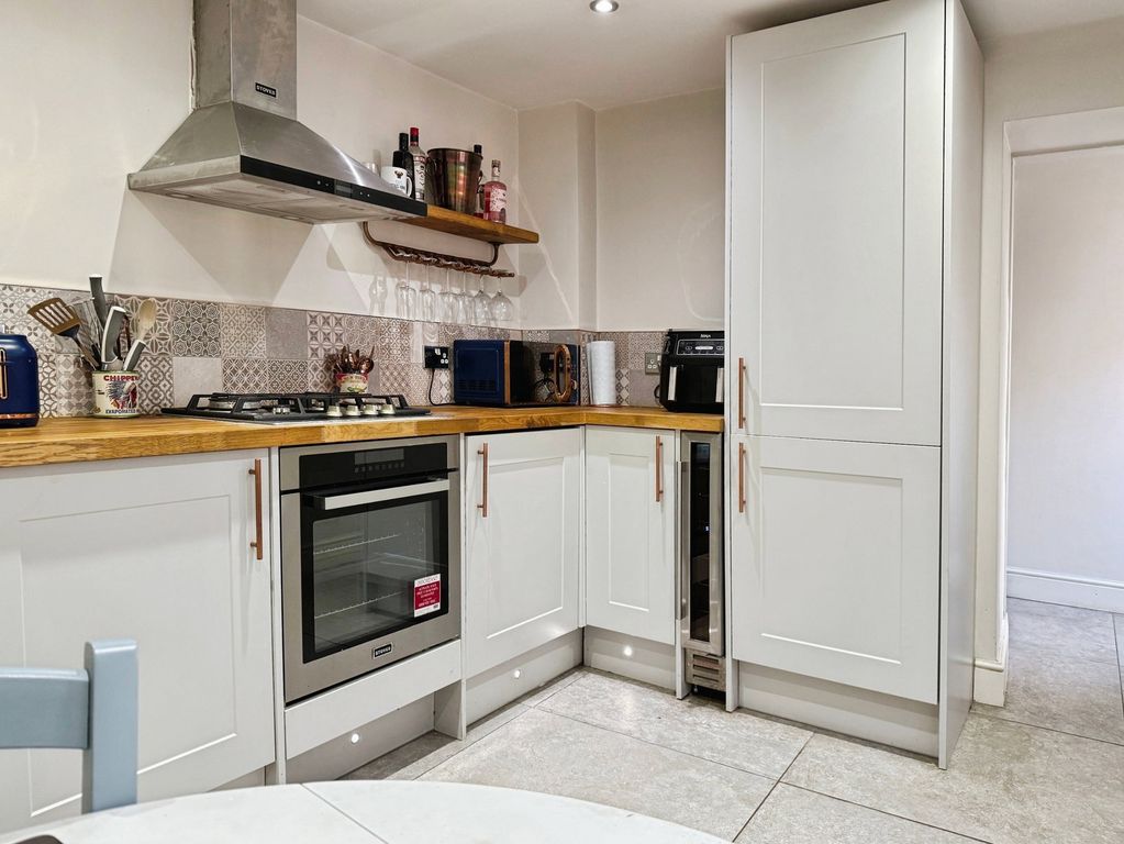 Property photo 3 of 27