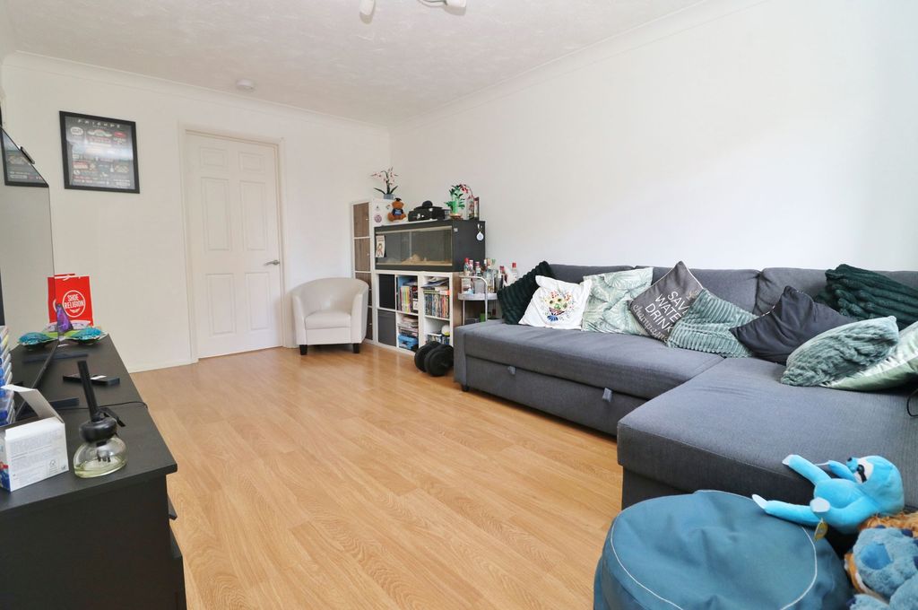 Property photo 3 of 9