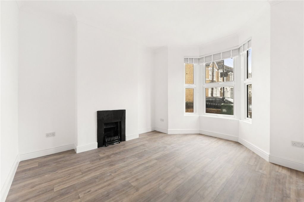 Property photo 2 of 23 Picture No. 02