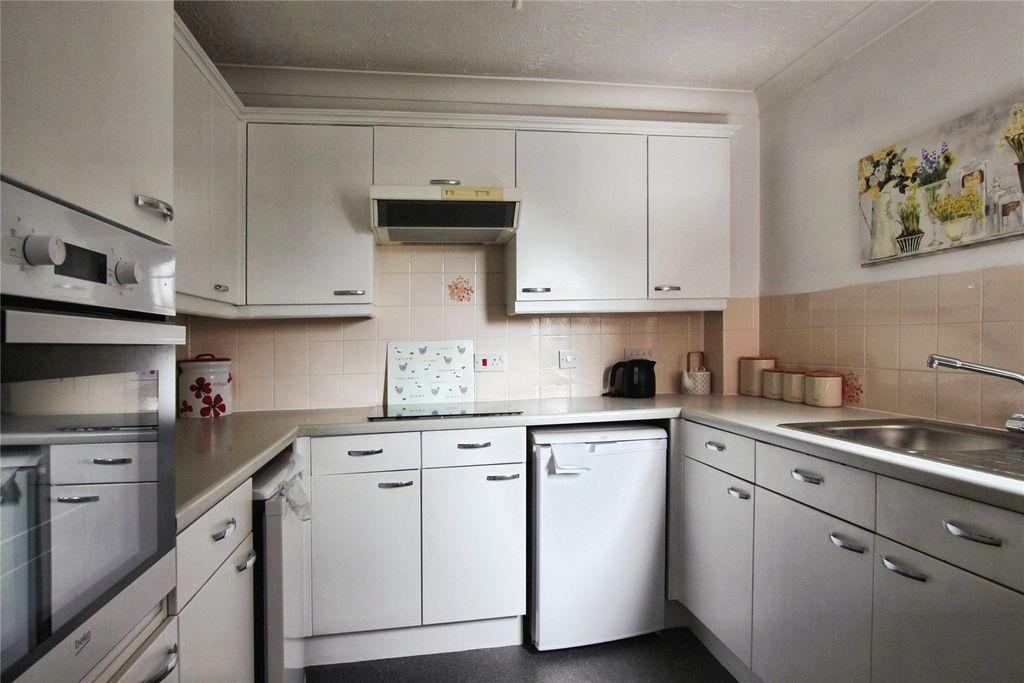 Property photo 3 of 13 Kitchen